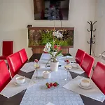 Noclegi-skalka Bed and Breakfast